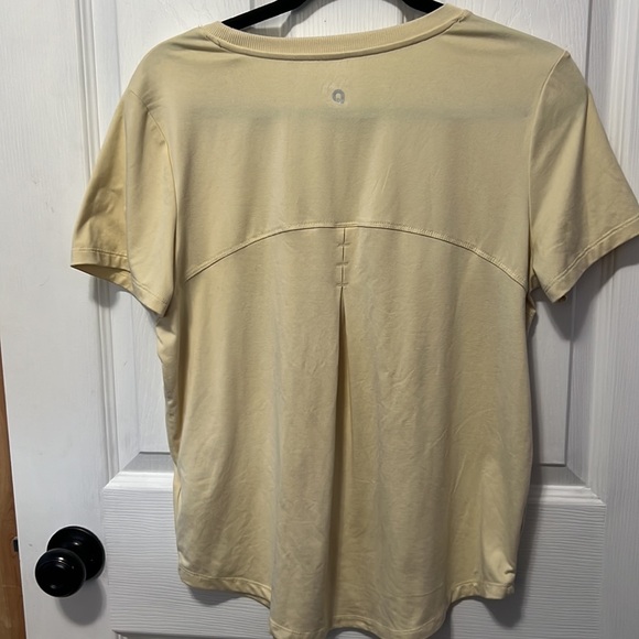 3/$20 Hyba pale yellow  shirt - Picture 3 of 3